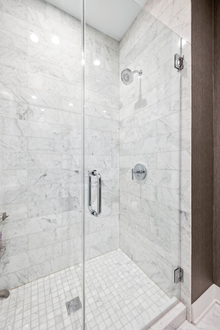 360 W Erie Street Unit: 3A