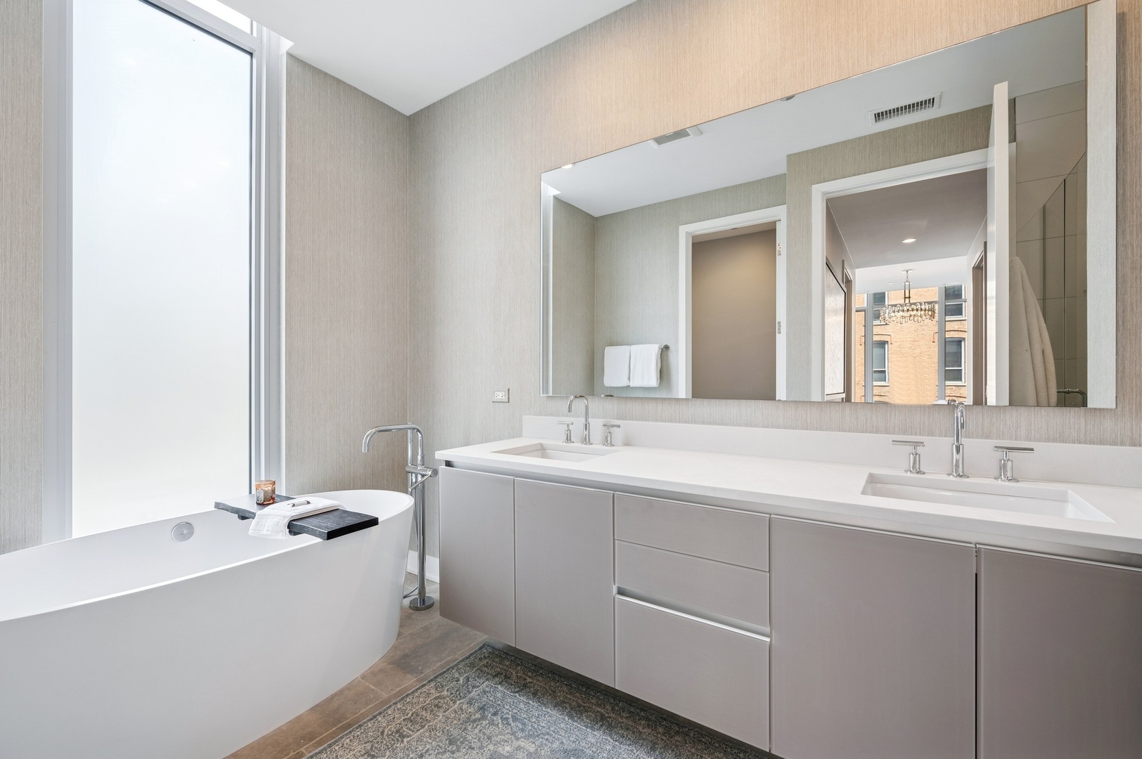 360 W Erie Street Unit: 3A