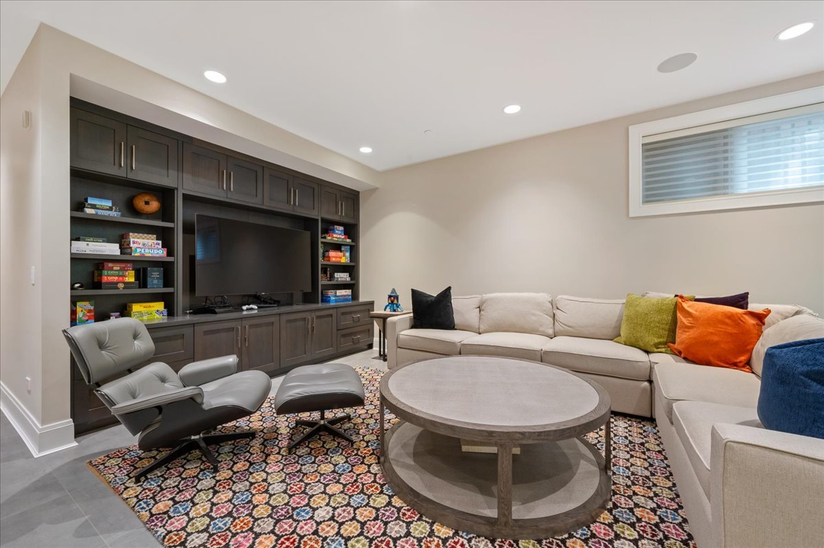 1921 N Dayton Street