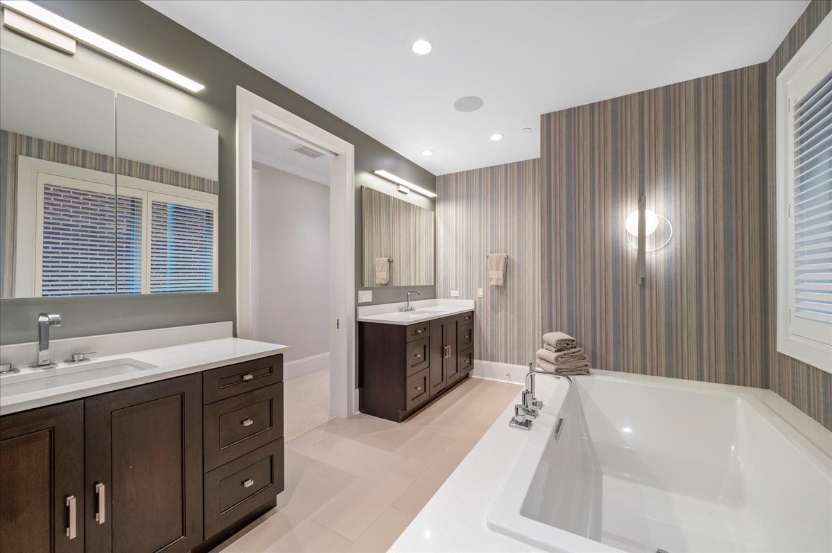 1921 N Dayton Street