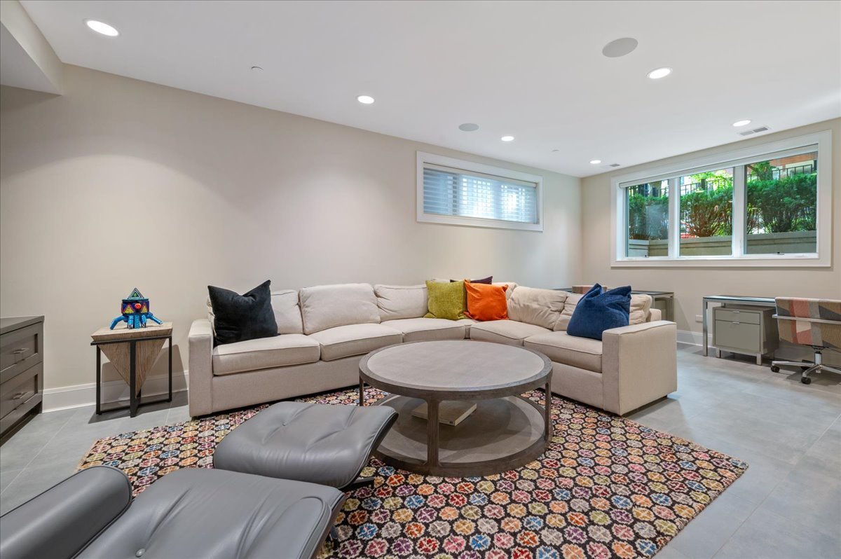 1921 N Dayton Street