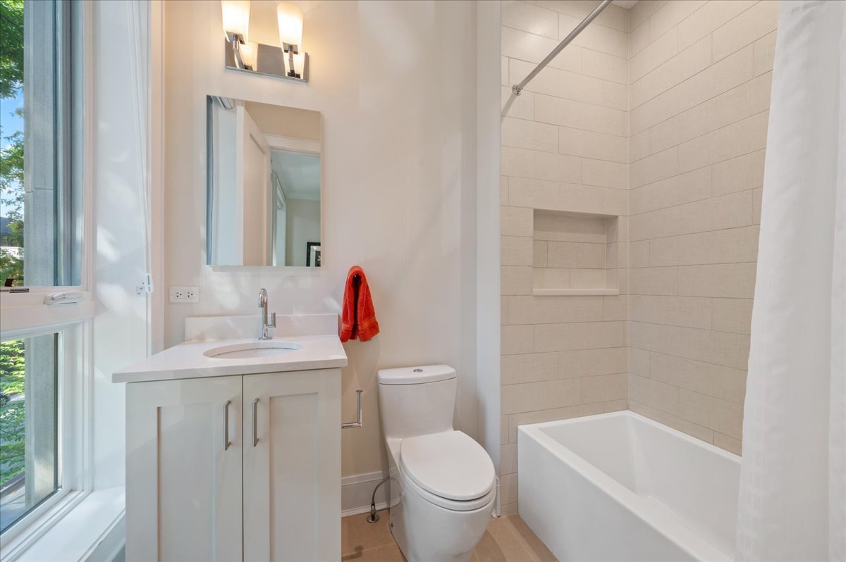 1921 N Dayton Street