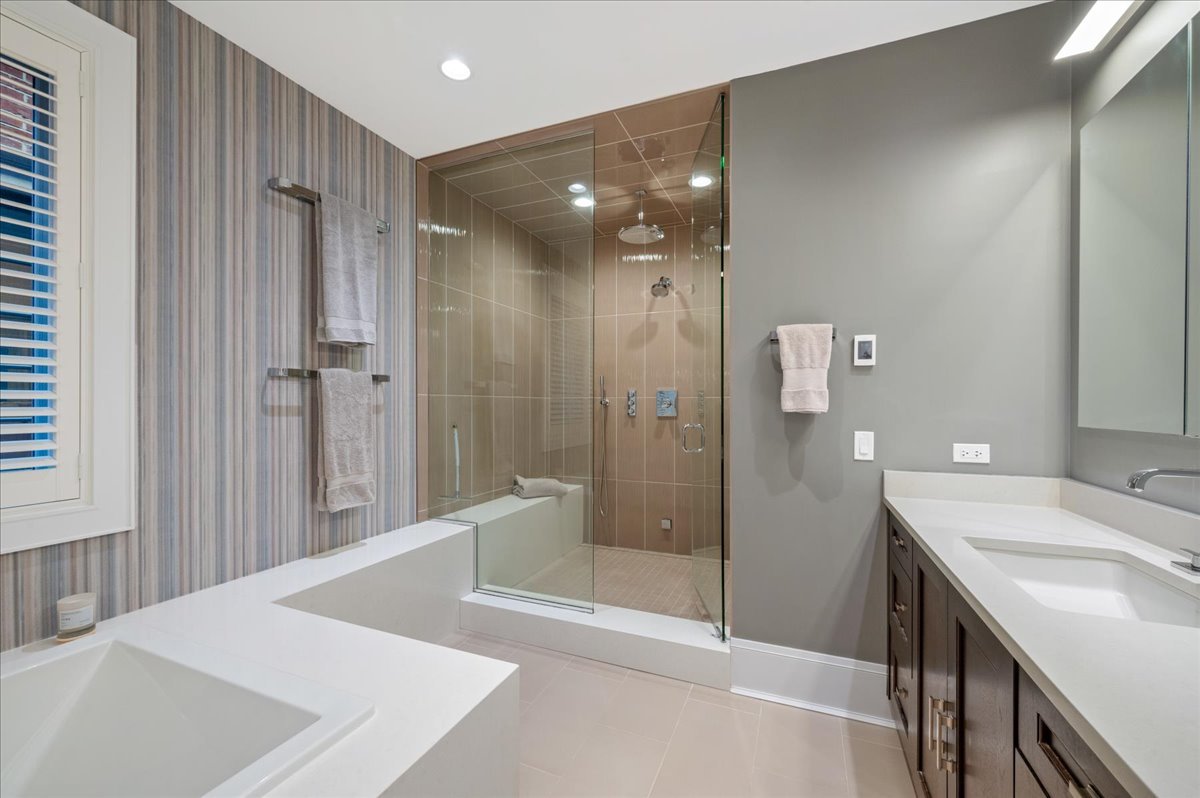 1921 N Dayton Street