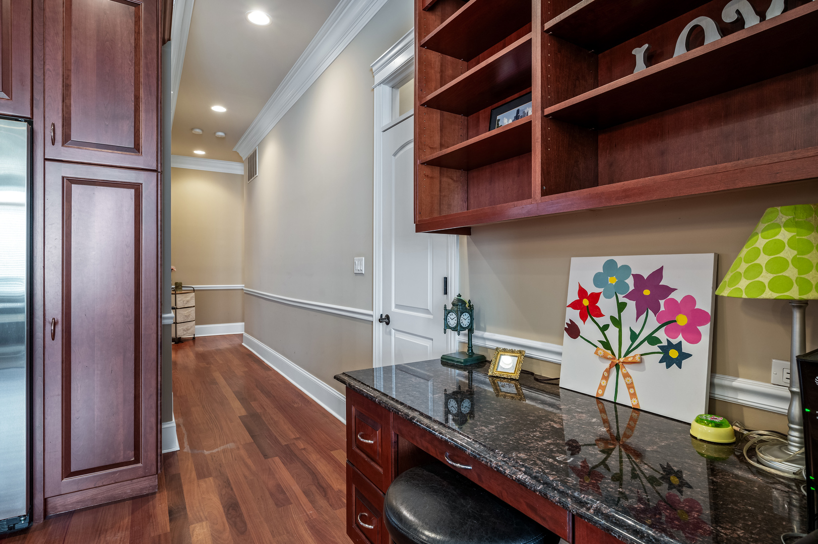 2401 N Janssen Avenue Unit: 203