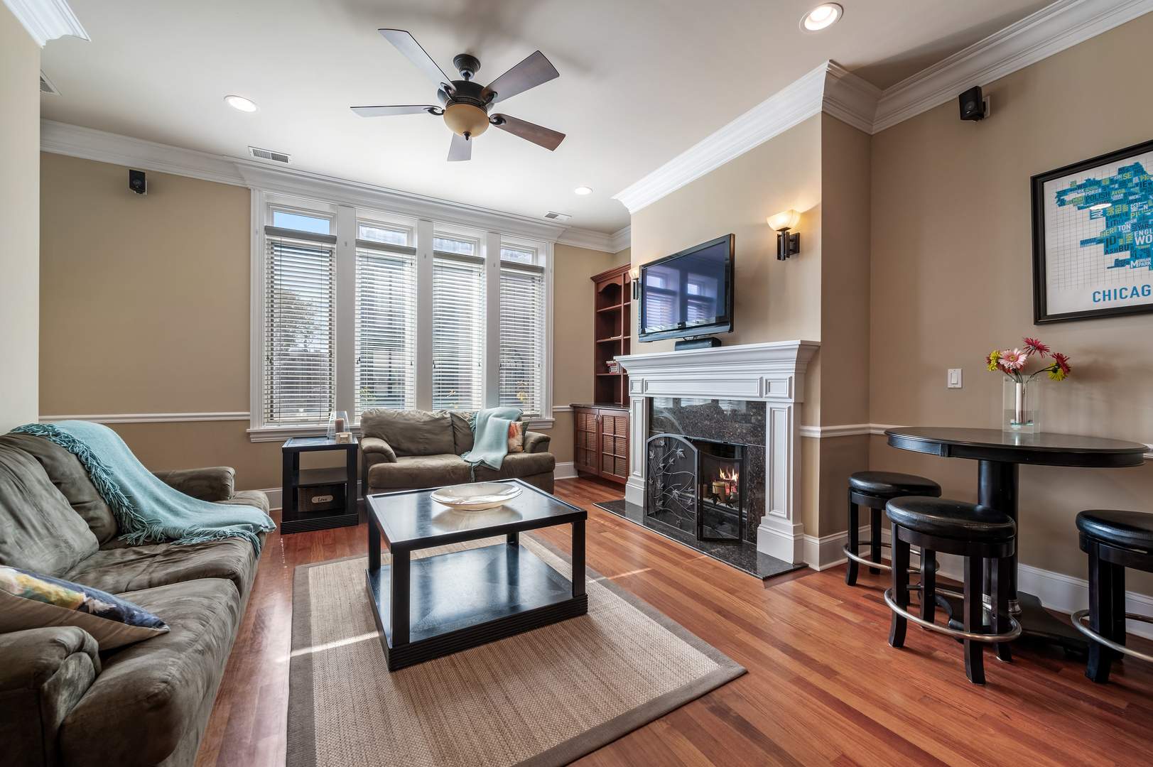 2401 N Janssen Avenue Unit: 203