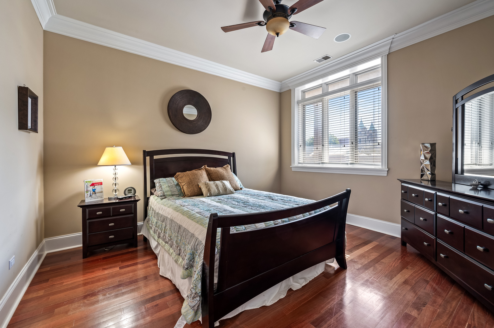 2401 N Janssen Avenue Unit: 203