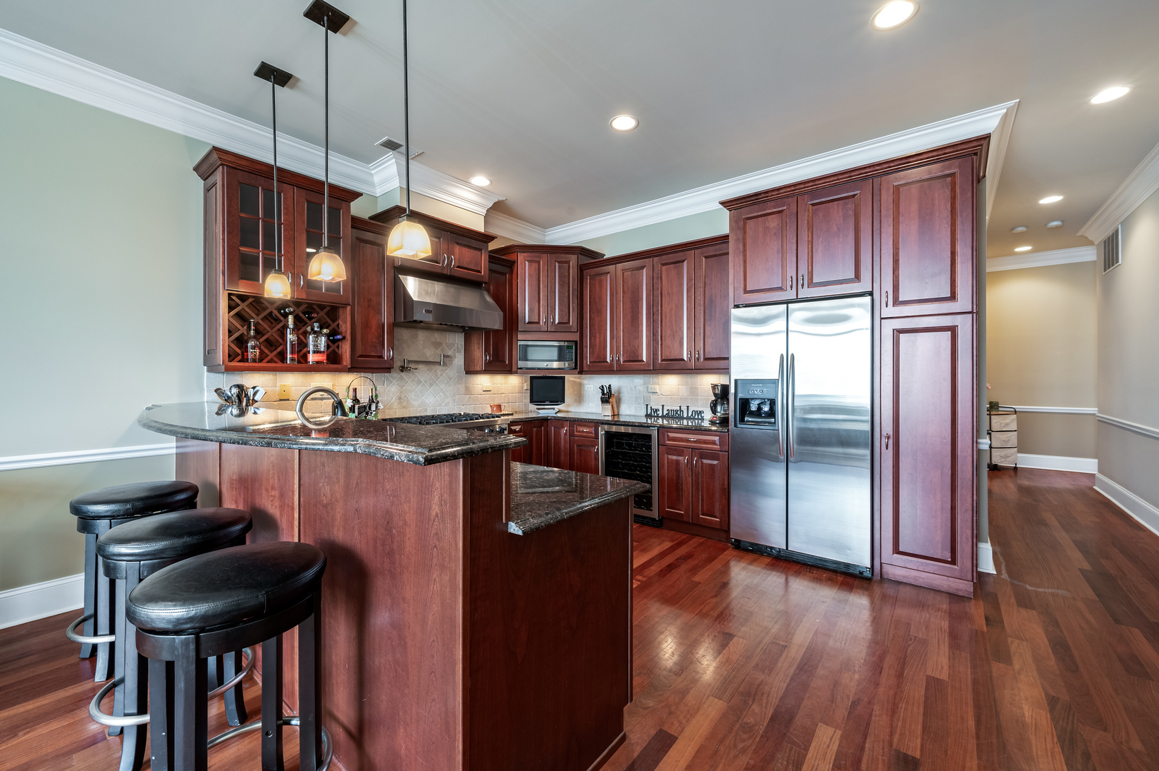 2401 N Janssen Avenue Unit: 203