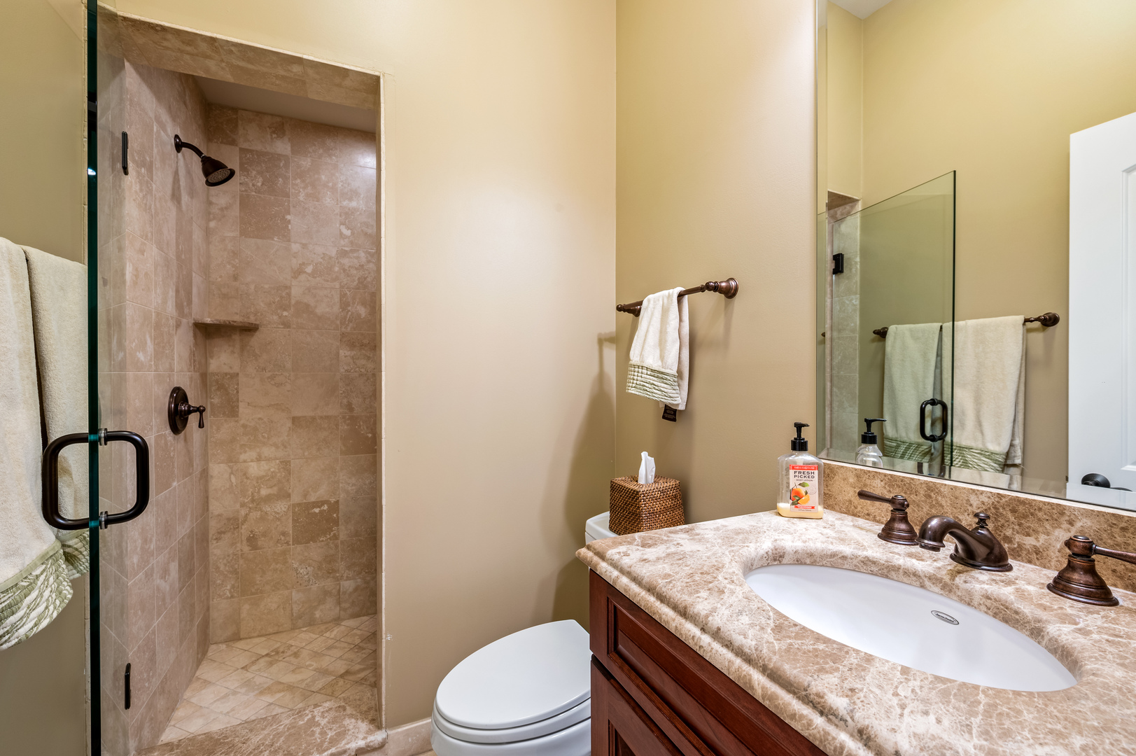 2401 N Janssen Avenue Unit: 203