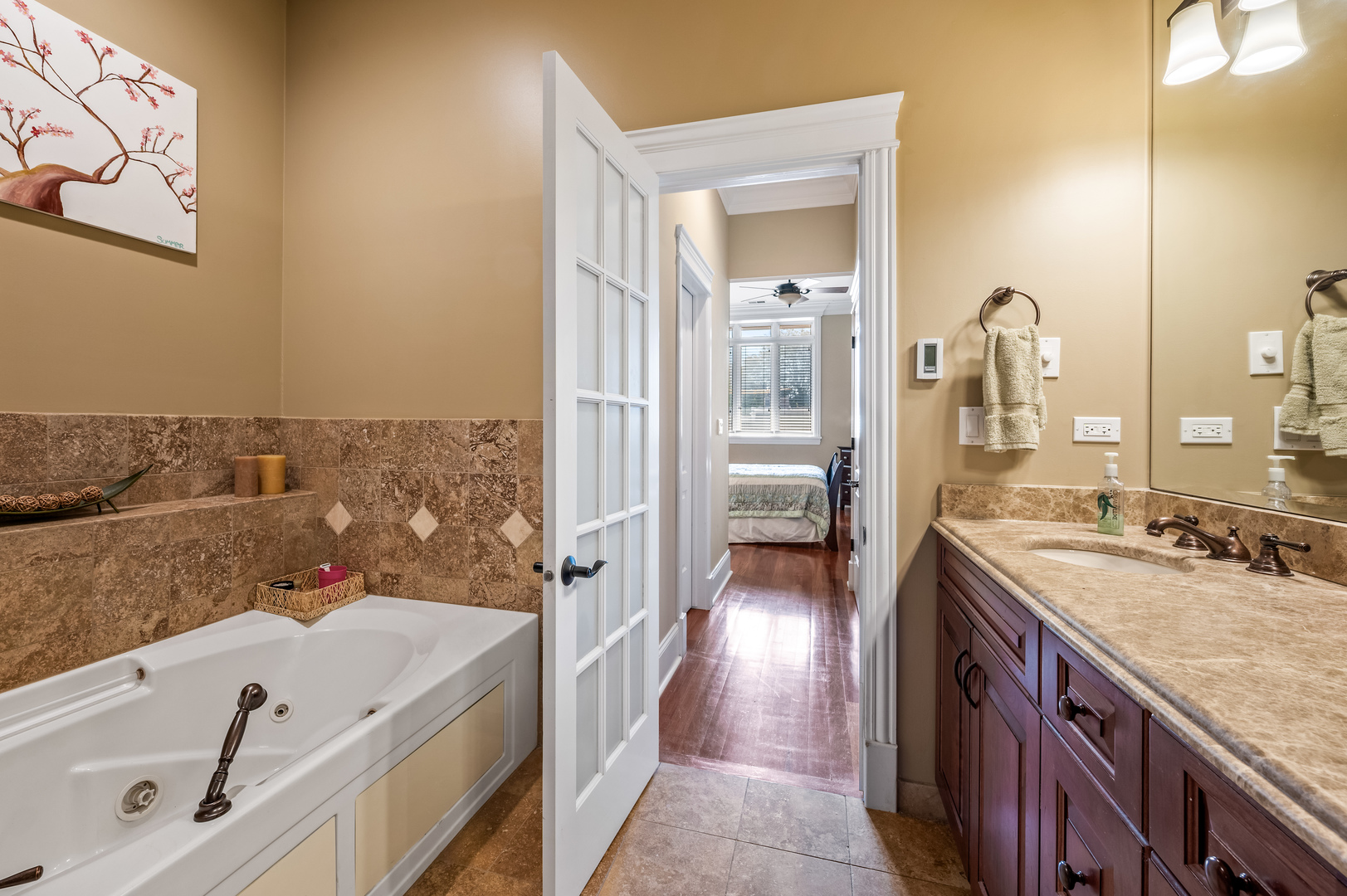 2401 N Janssen Avenue Unit: 203