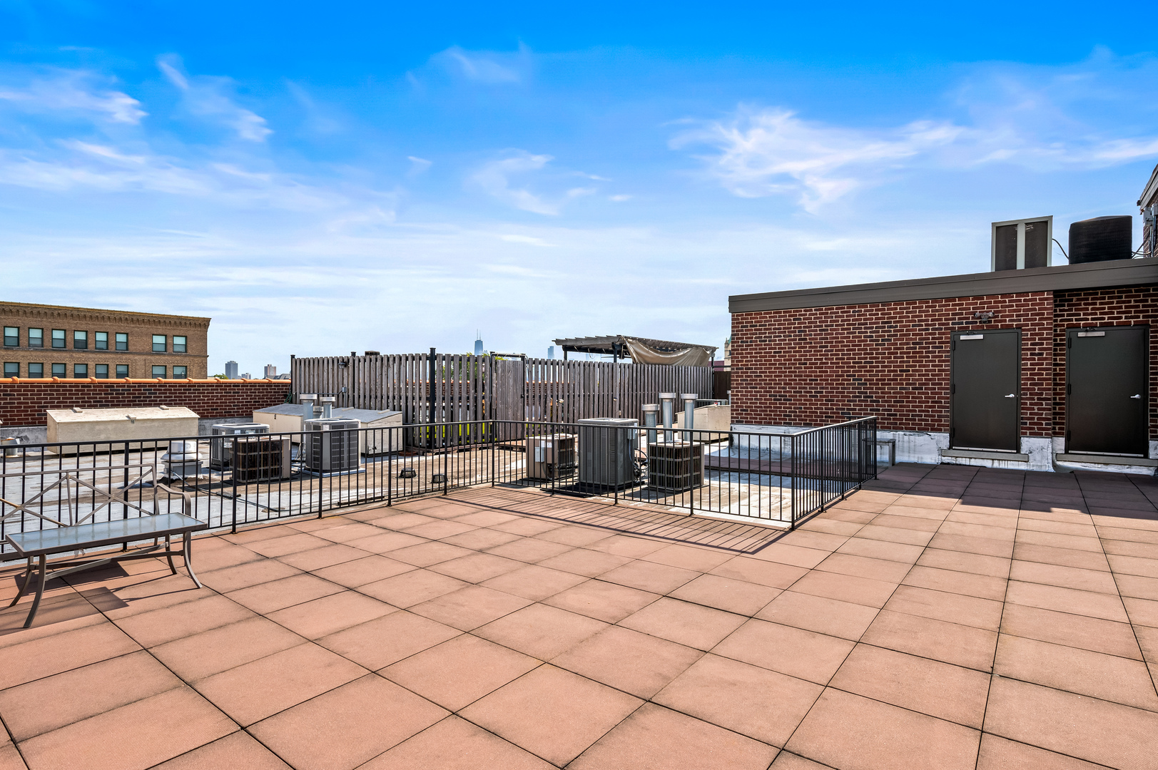 2401 N Janssen Avenue Unit: 203