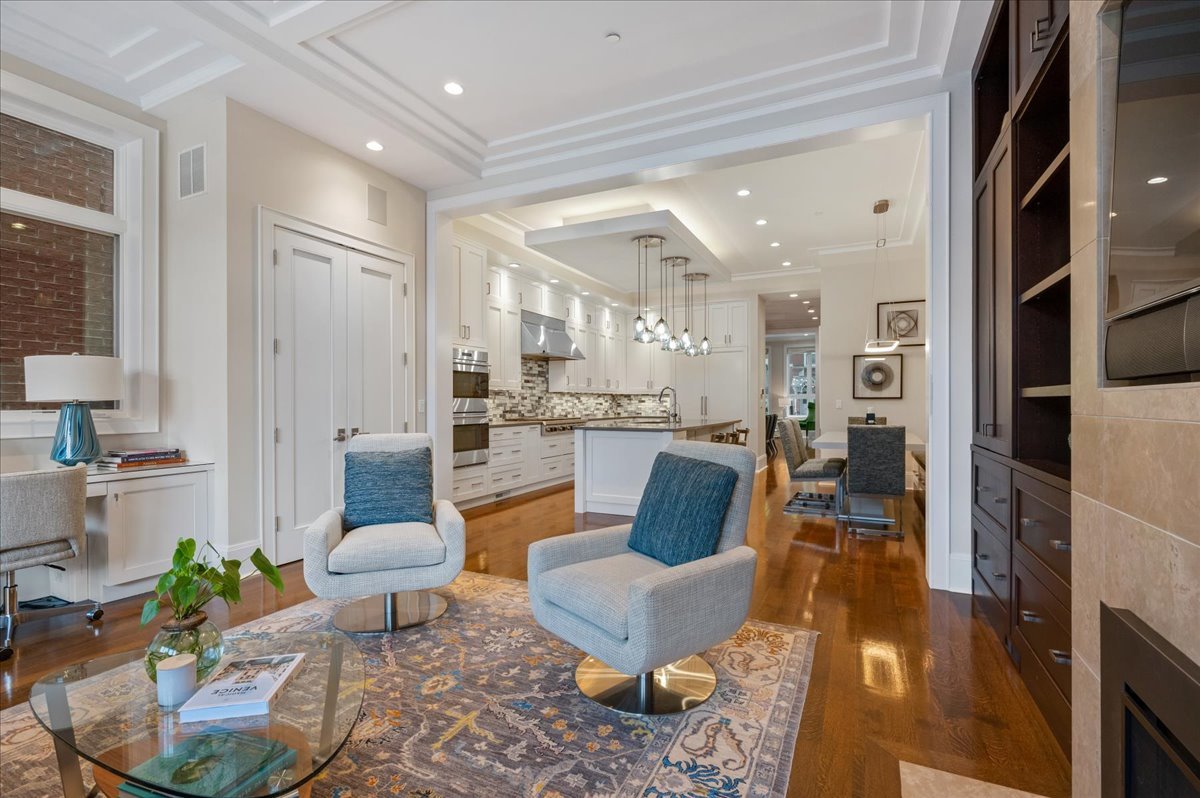 1921 N Dayton Street