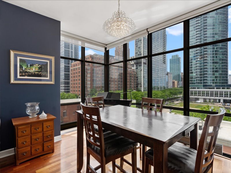 1322 S Prairie Avenue Unit: 613