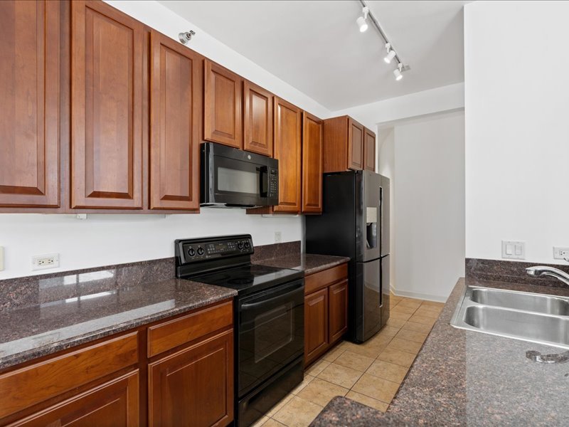 1322 S Prairie Avenue Unit: 613