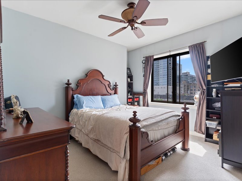 1322 S Prairie Avenue Unit: 613