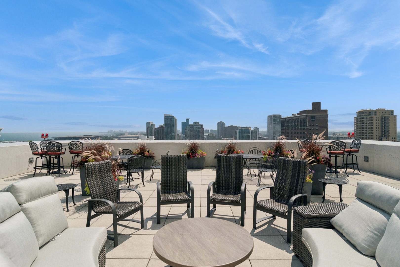 1322 S Prairie Avenue Unit: 613
