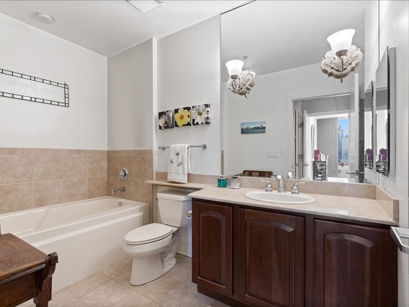 1322 S Prairie Avenue Unit: 613