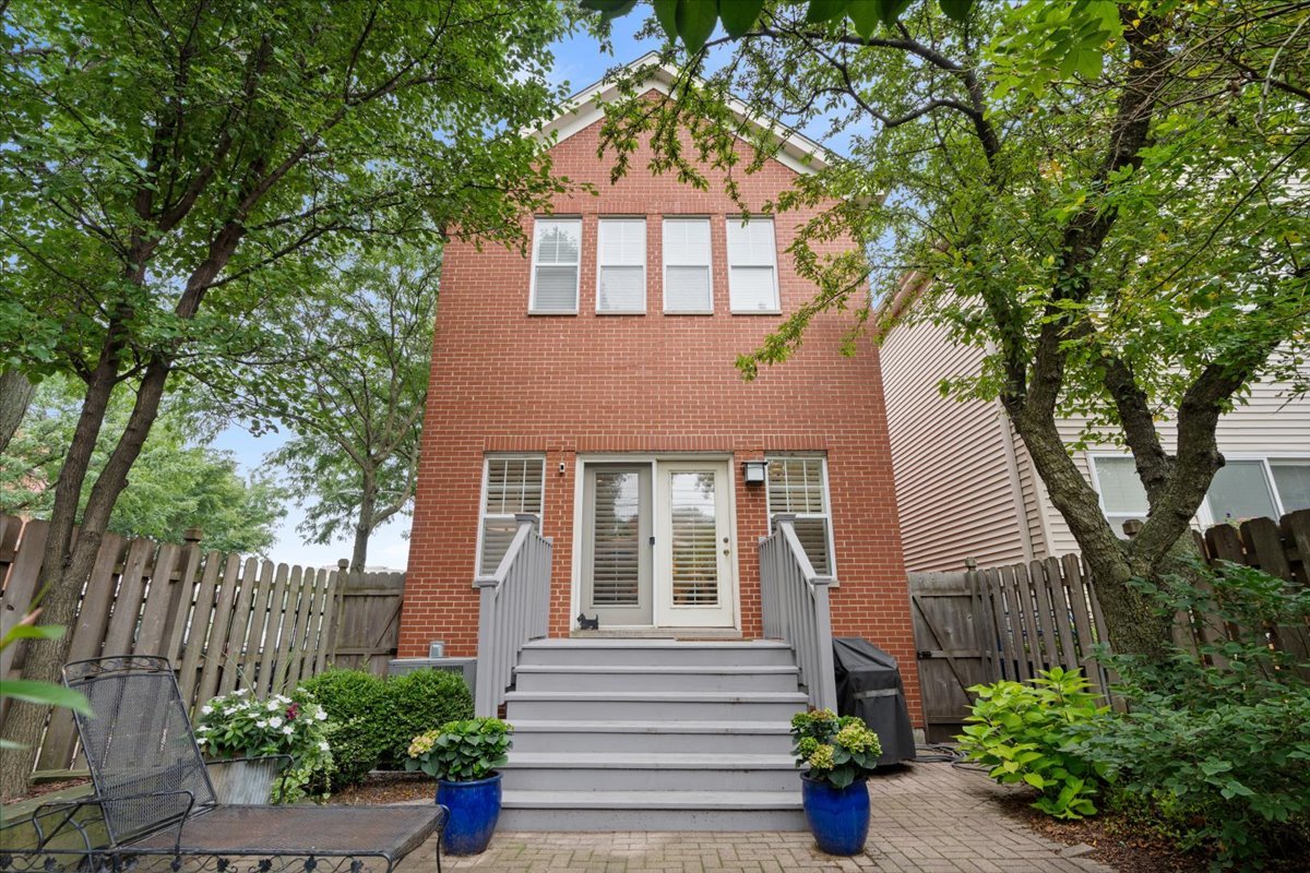 1501 N Larrabee Street