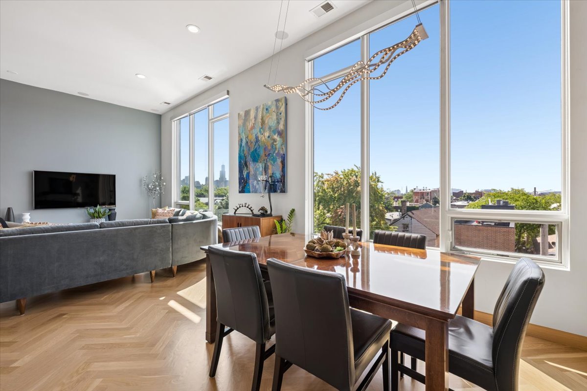1809 W Chicago Avenue Unit: 4S