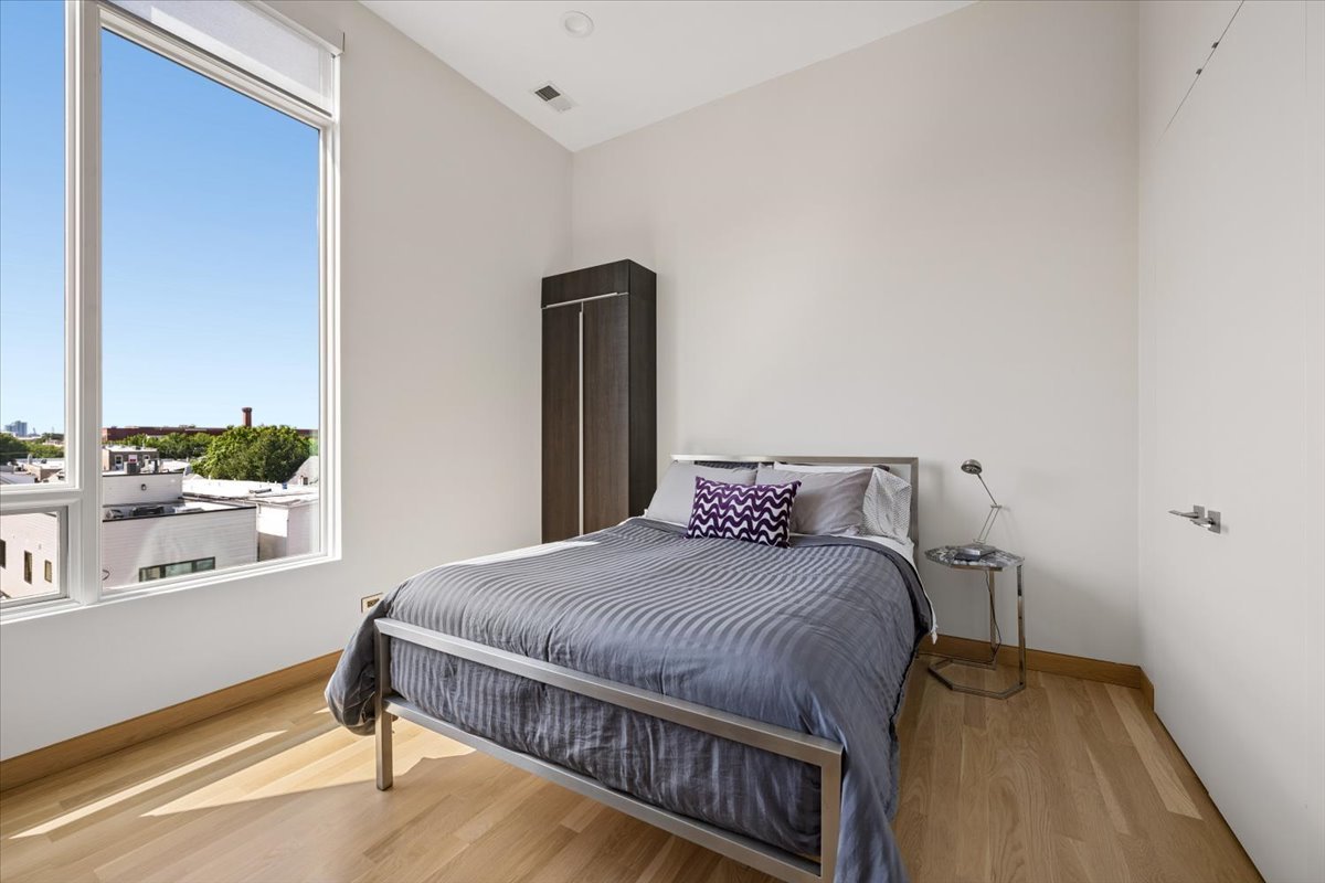 1809 W Chicago Avenue Unit: 4S