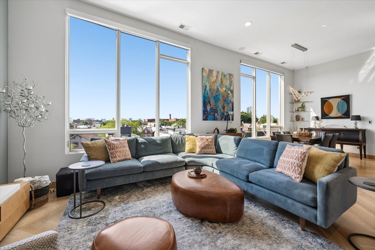 1809 W Chicago Avenue Unit: 4S