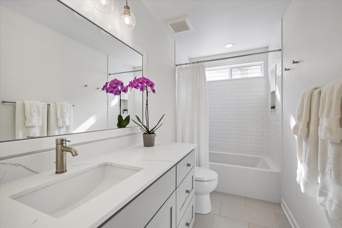 331 W Evergreen Avenue