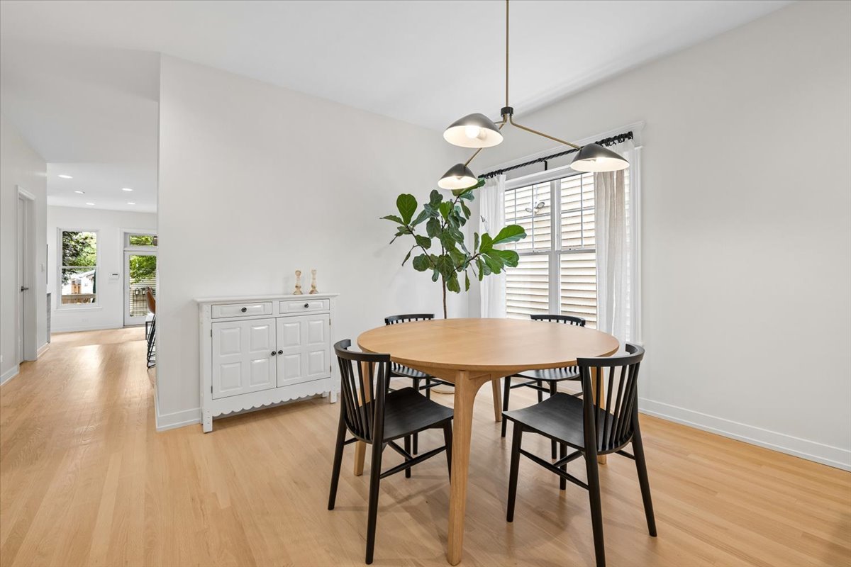 331 W Evergreen Avenue