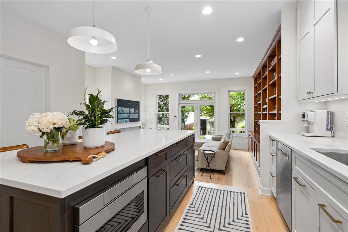 331 W Evergreen Avenue