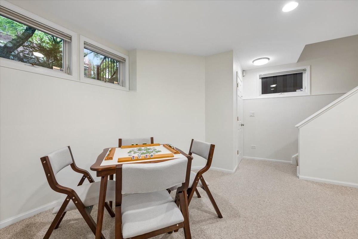 331 W Evergreen Avenue