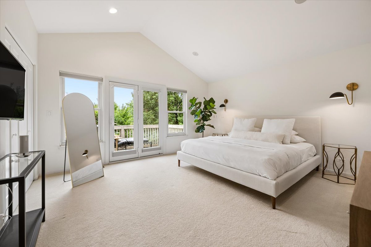 331 W Evergreen Avenue