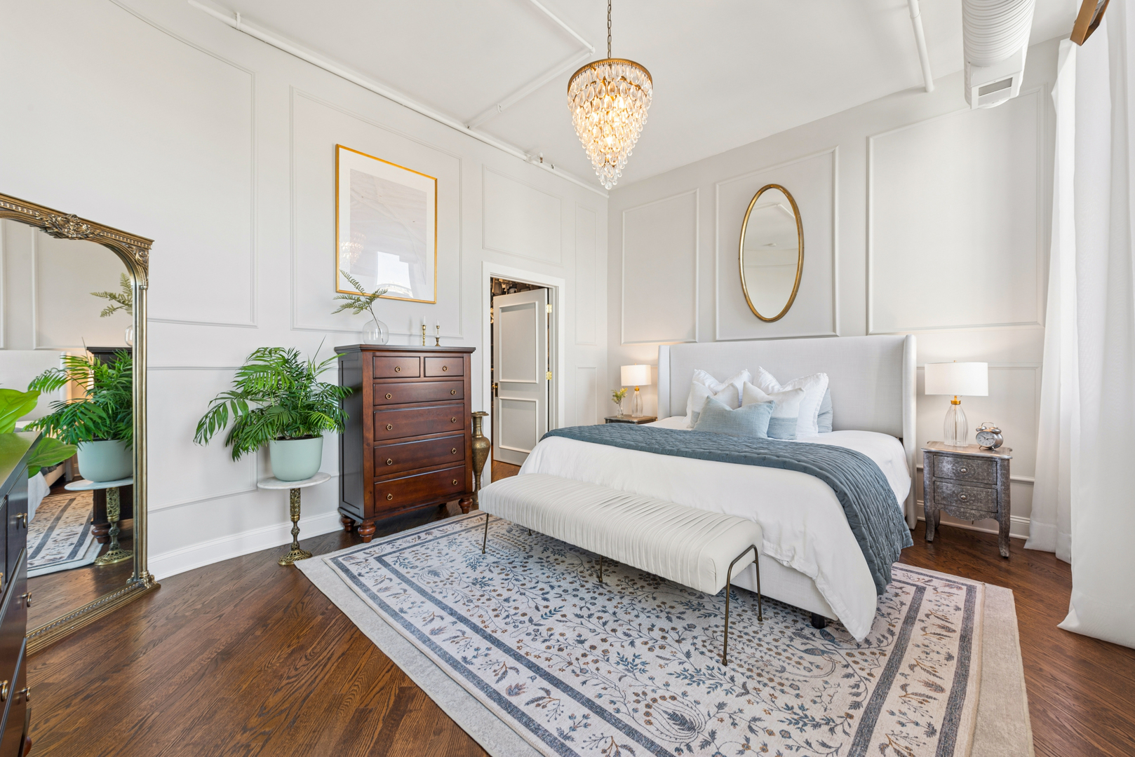 360 W Illinois Street Unit: 8A