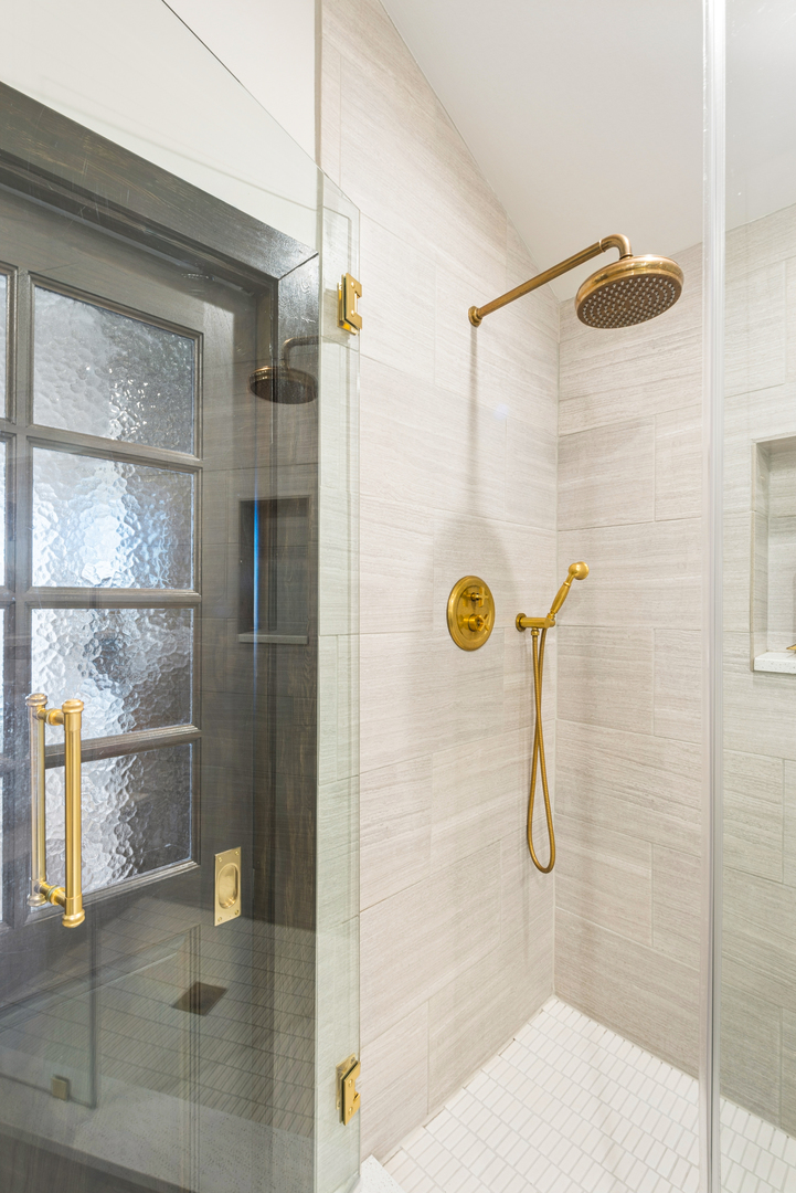 360 W Illinois Street Unit: 8A