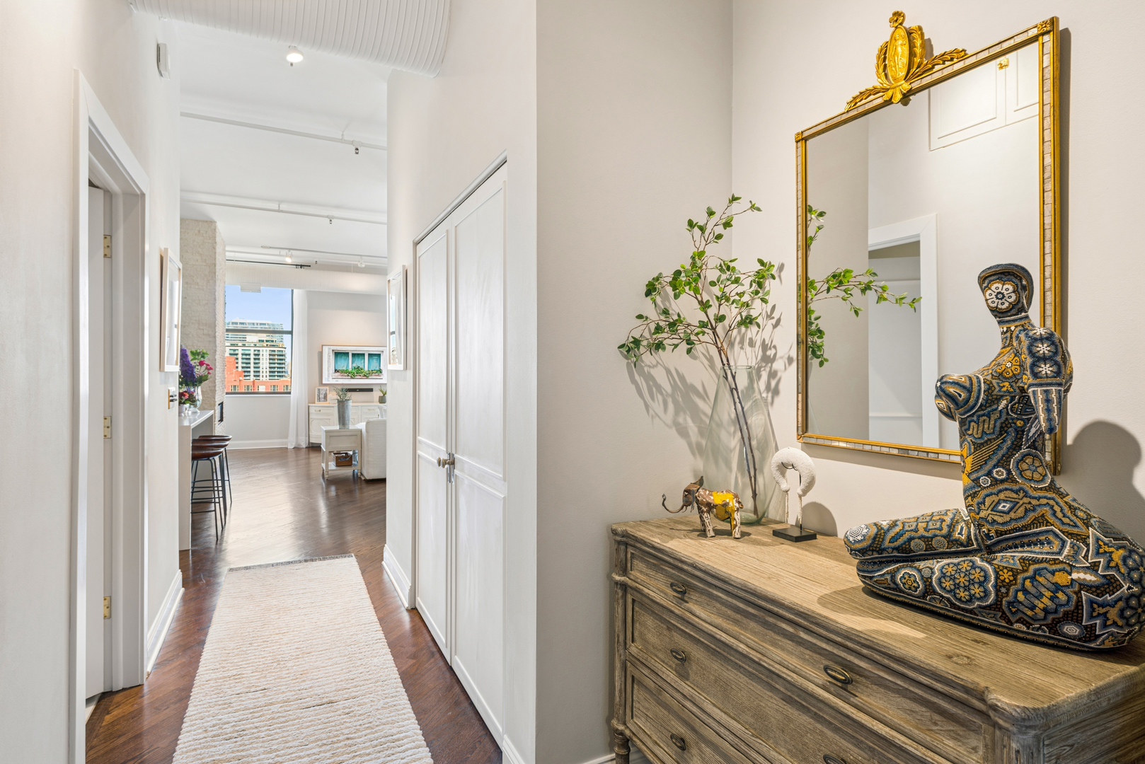 360 W Illinois Street Unit: 8A