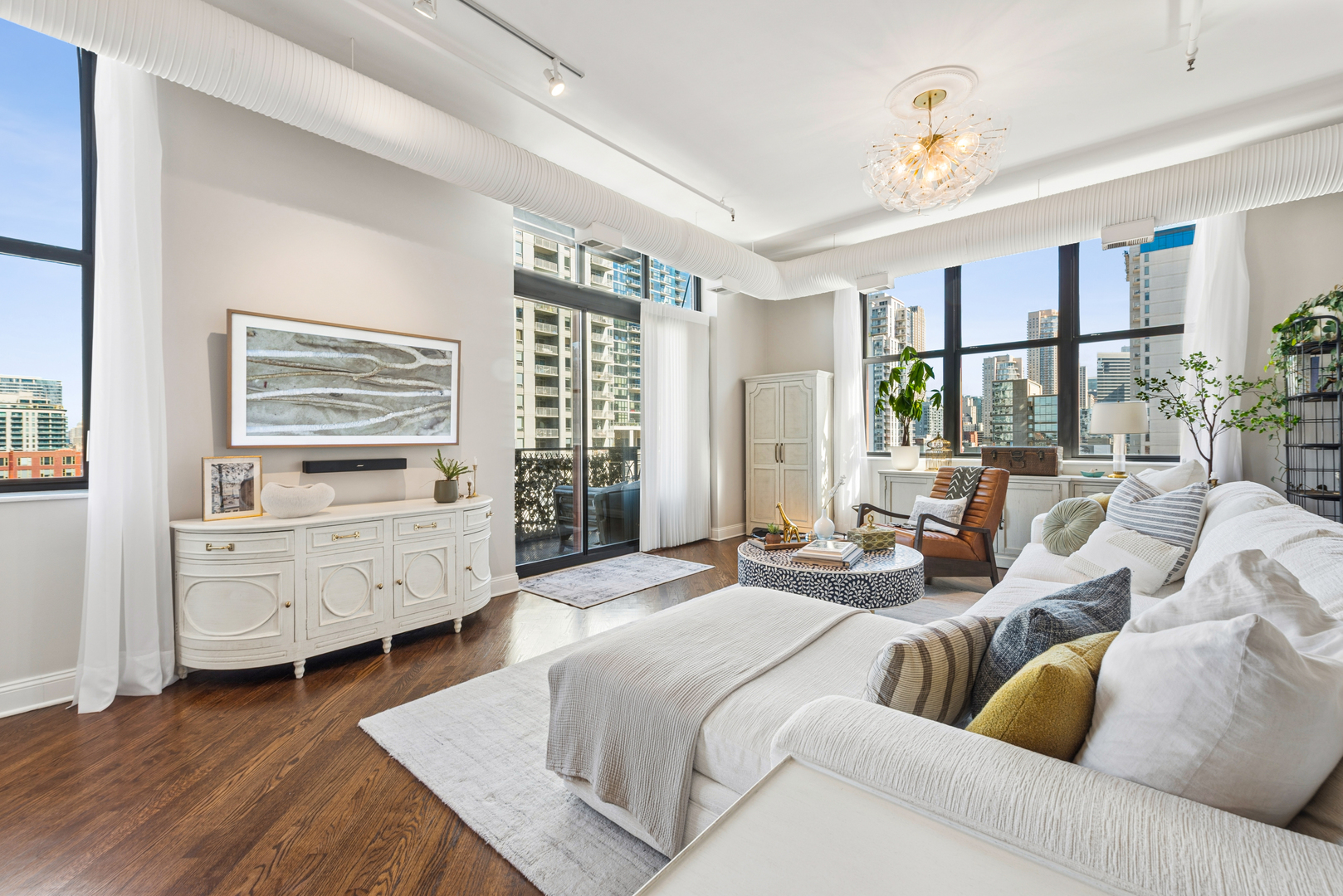 360 W Illinois Street Unit: 8A