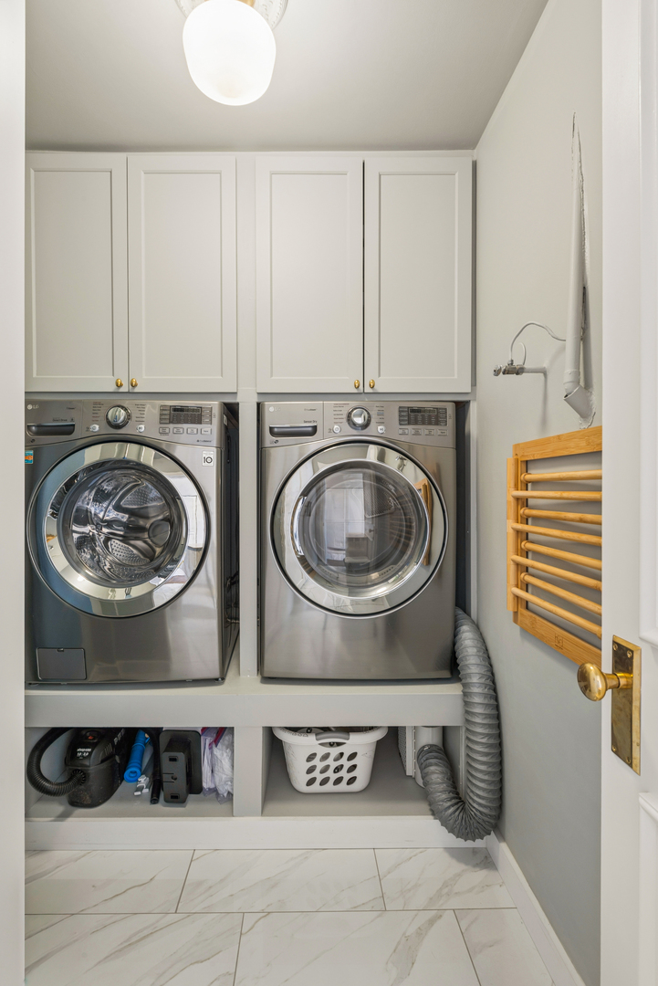 360 W Illinois Street Unit: 8A