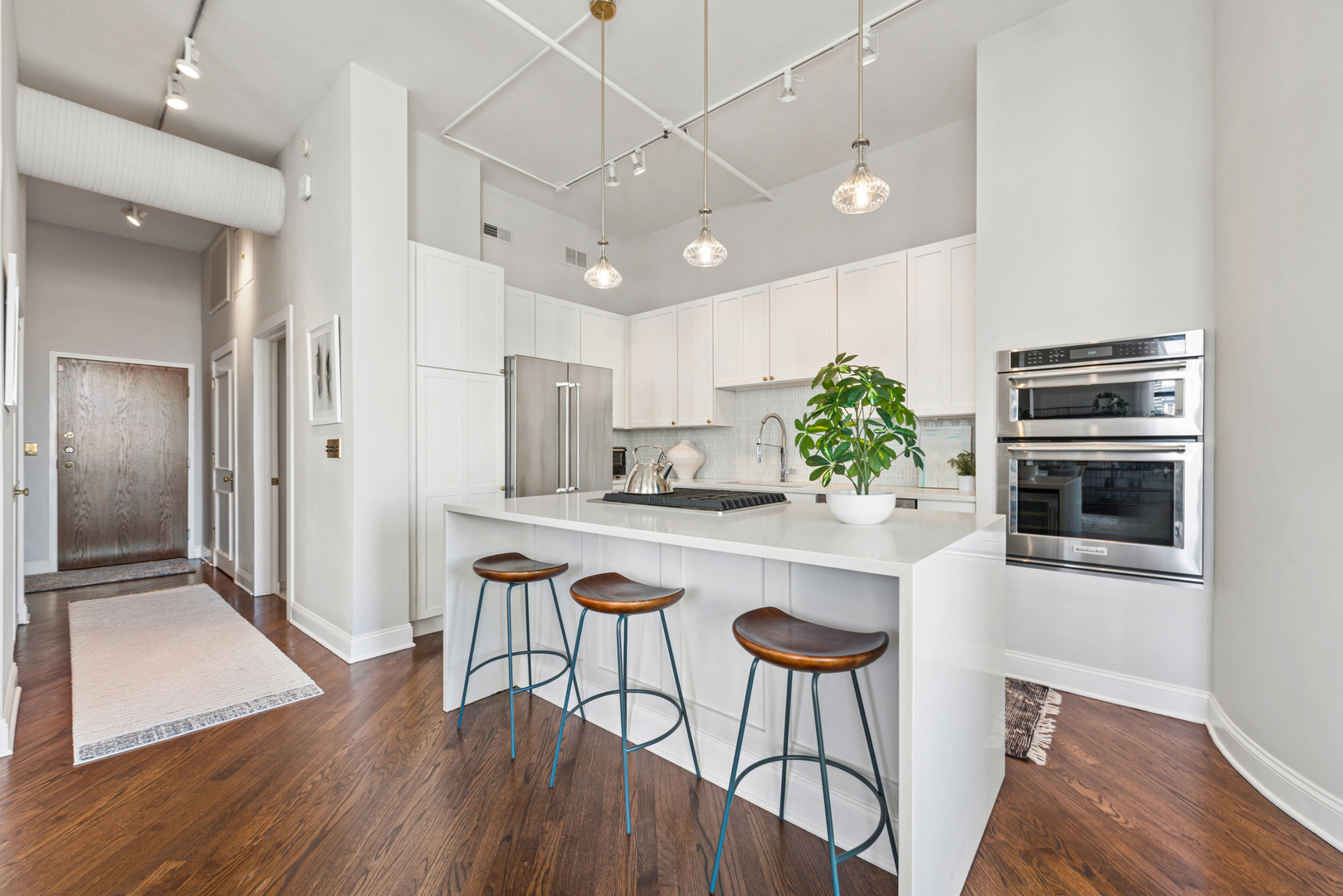 360 W Illinois Street Unit: 8A