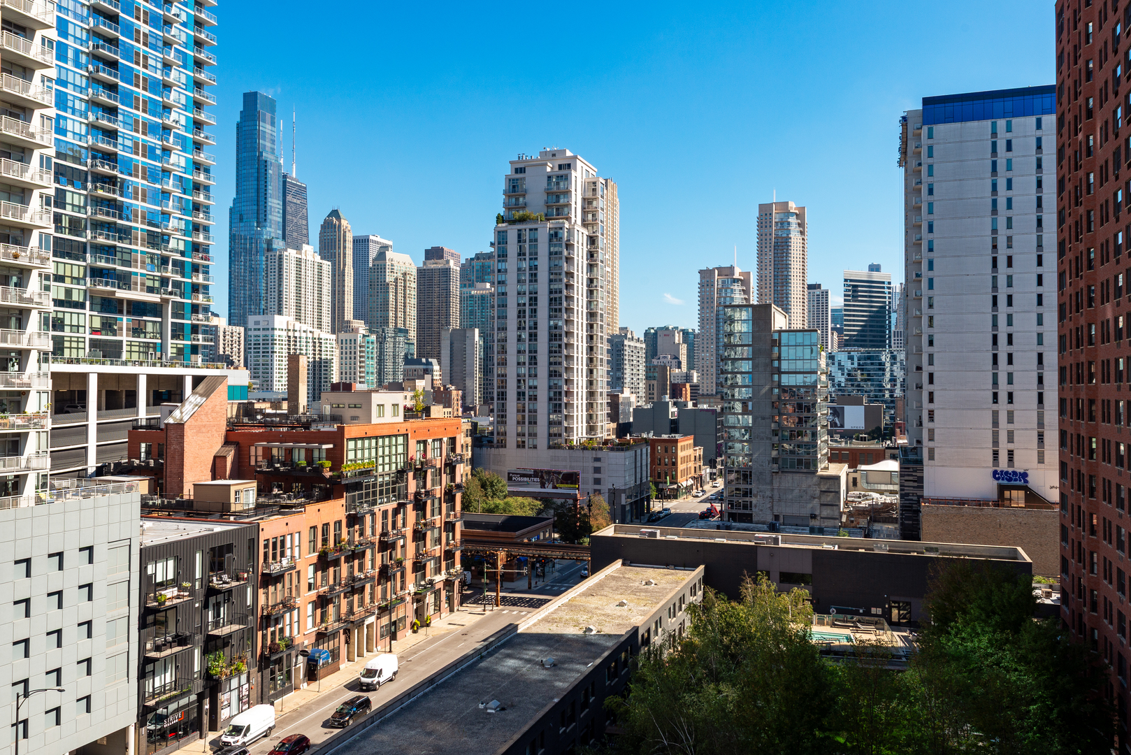360 W Illinois Street Unit: 8A