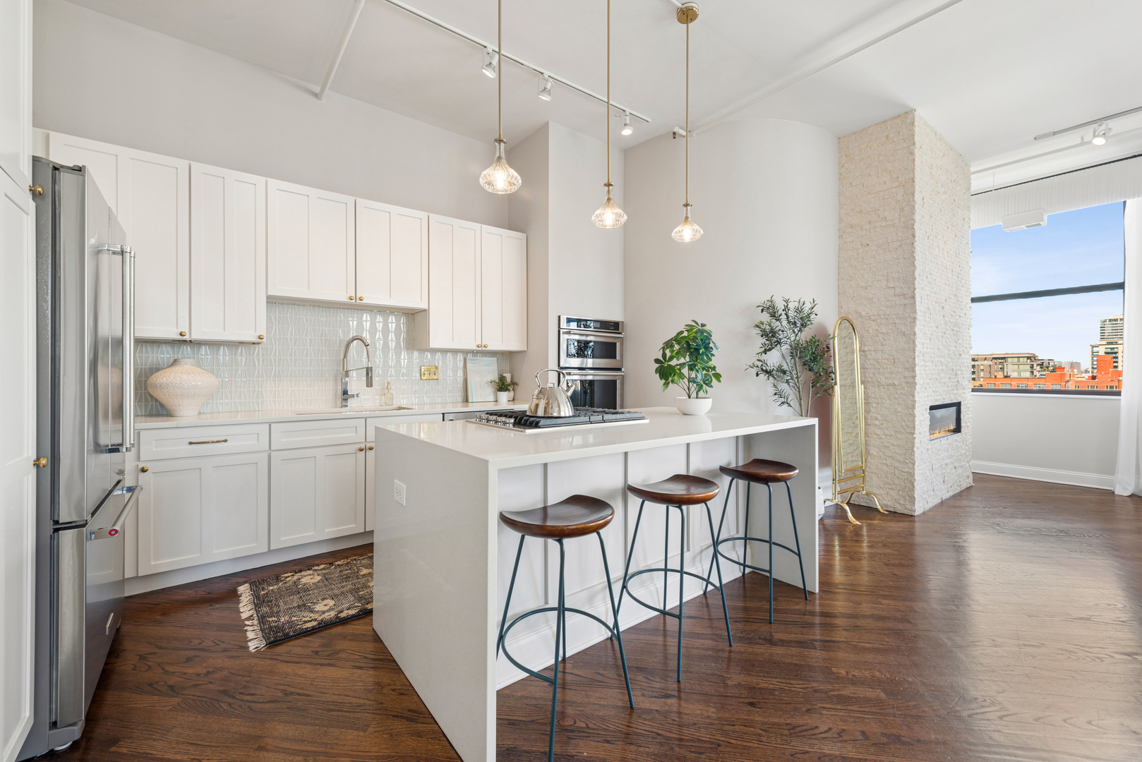 360 W Illinois Street Unit: 8A