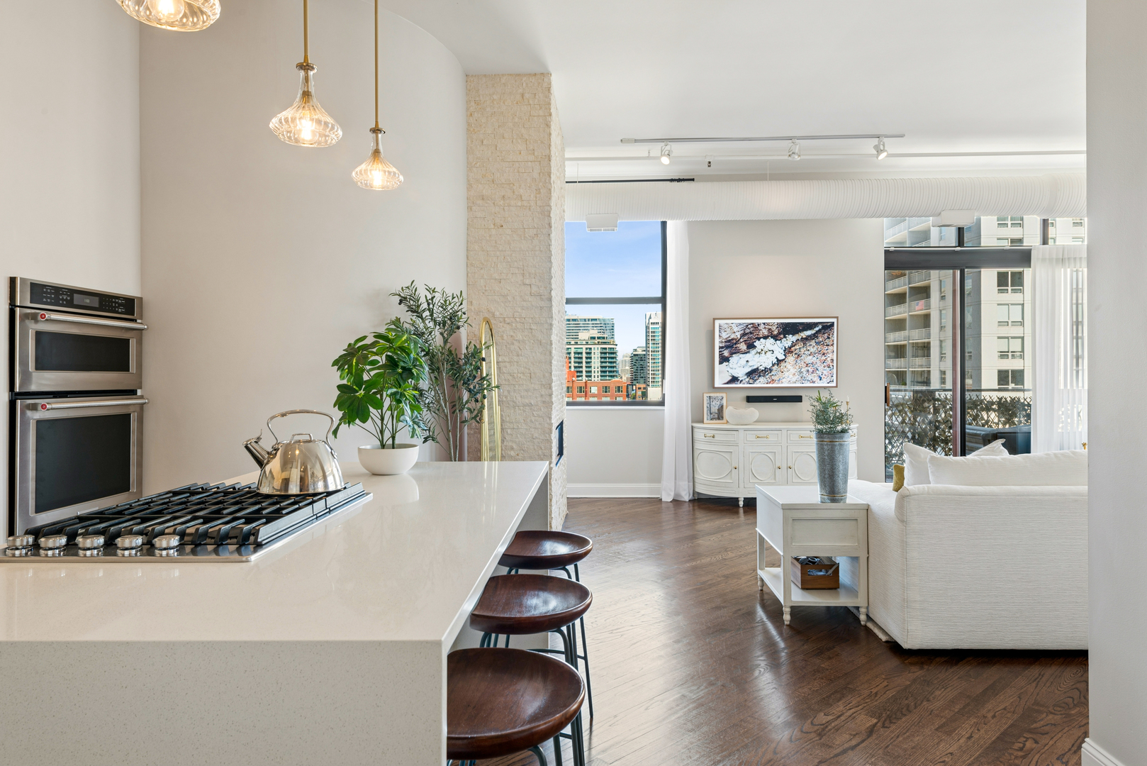 360 W Illinois Street Unit: 8A