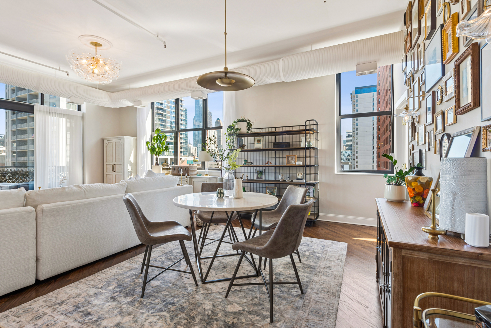 360 W Illinois Street Unit: 8A