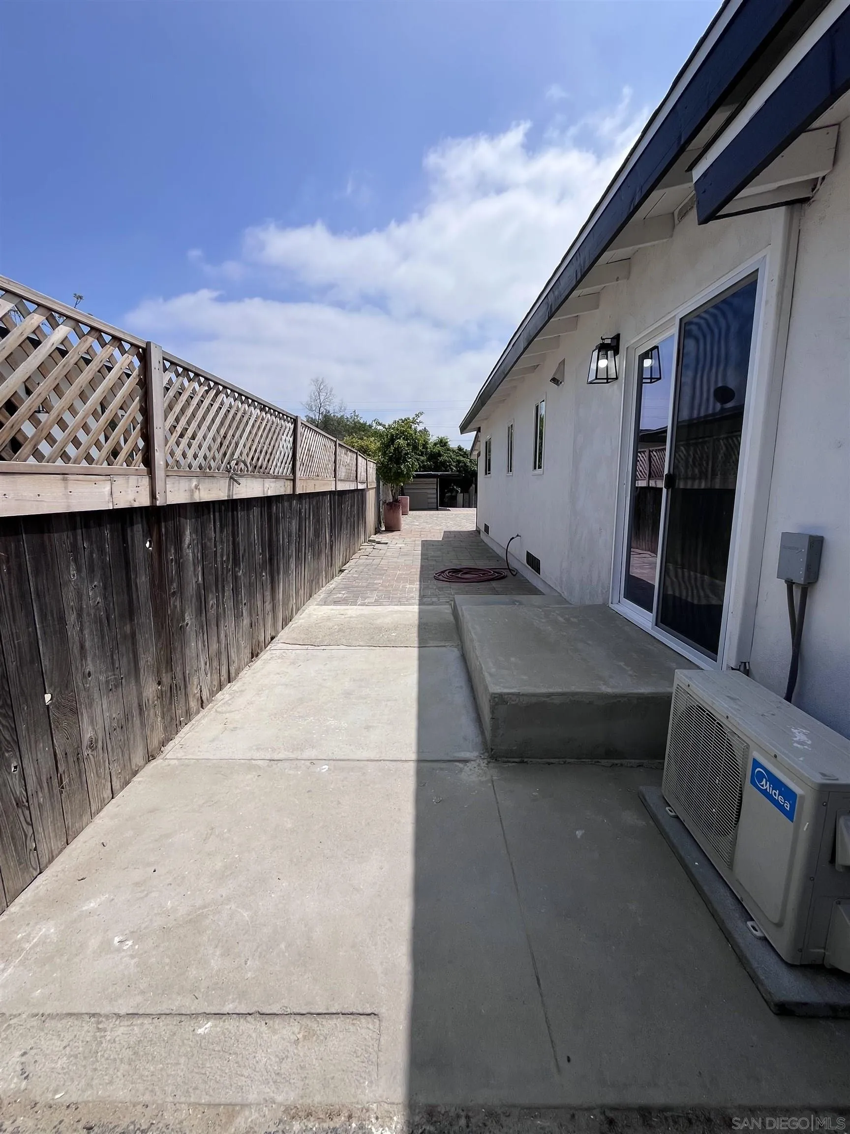 1057 Sumner Ave
