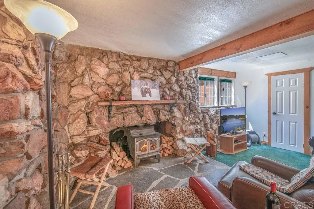 220 E Mojave Boulevard