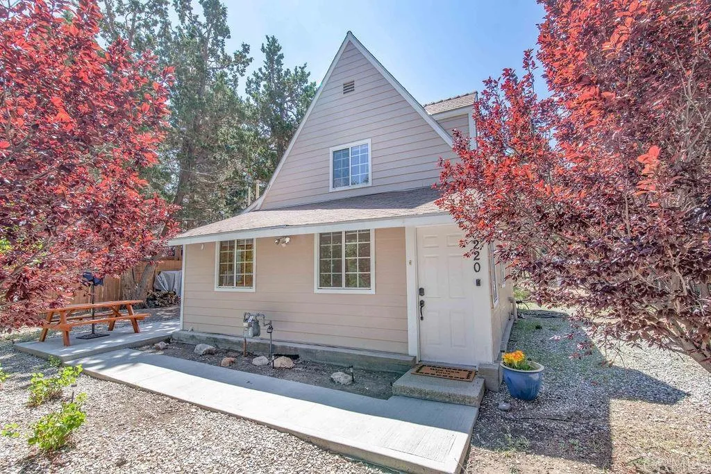 220 E Mojave Boulevard