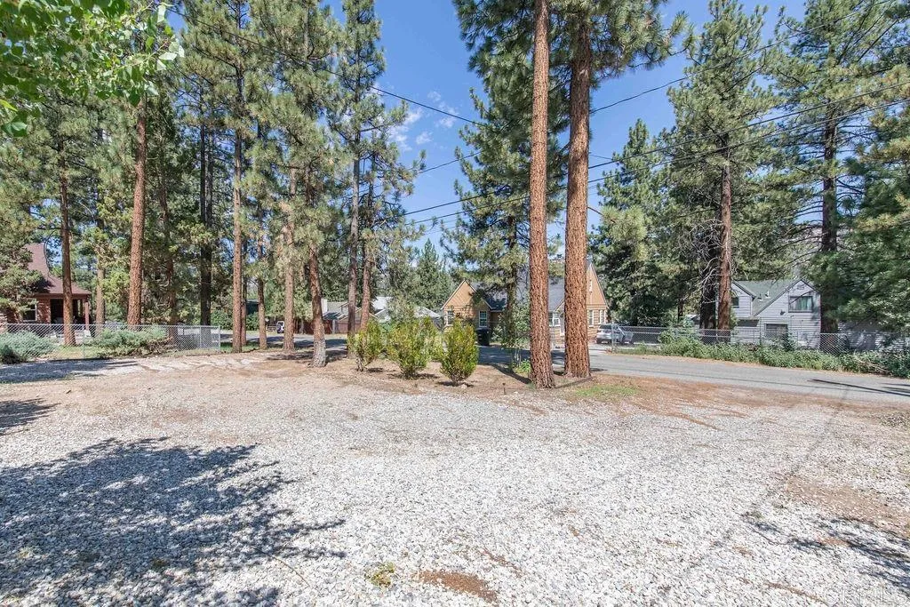 220 E Mojave Boulevard