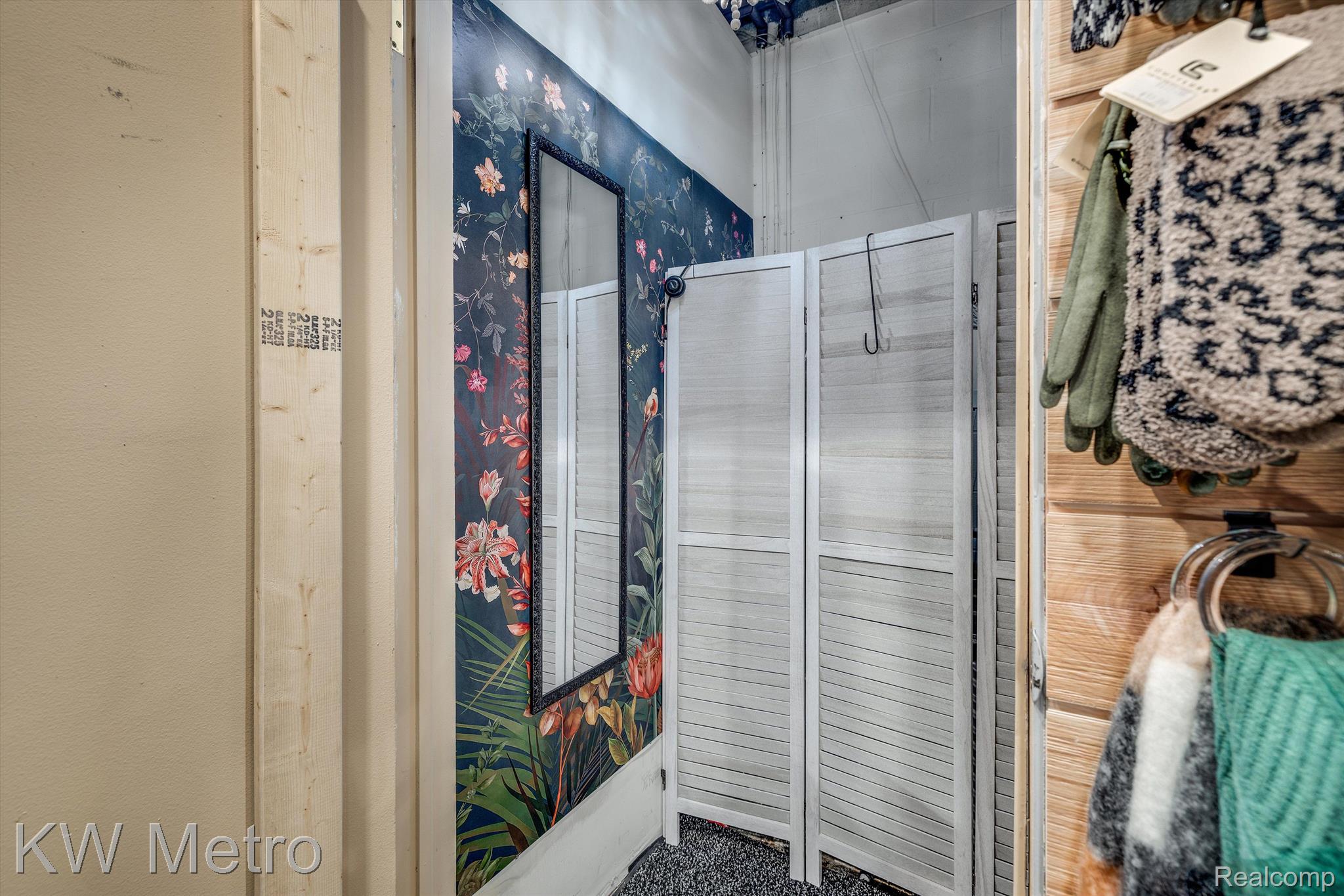 2752-2758 COOLIDGE HIWY