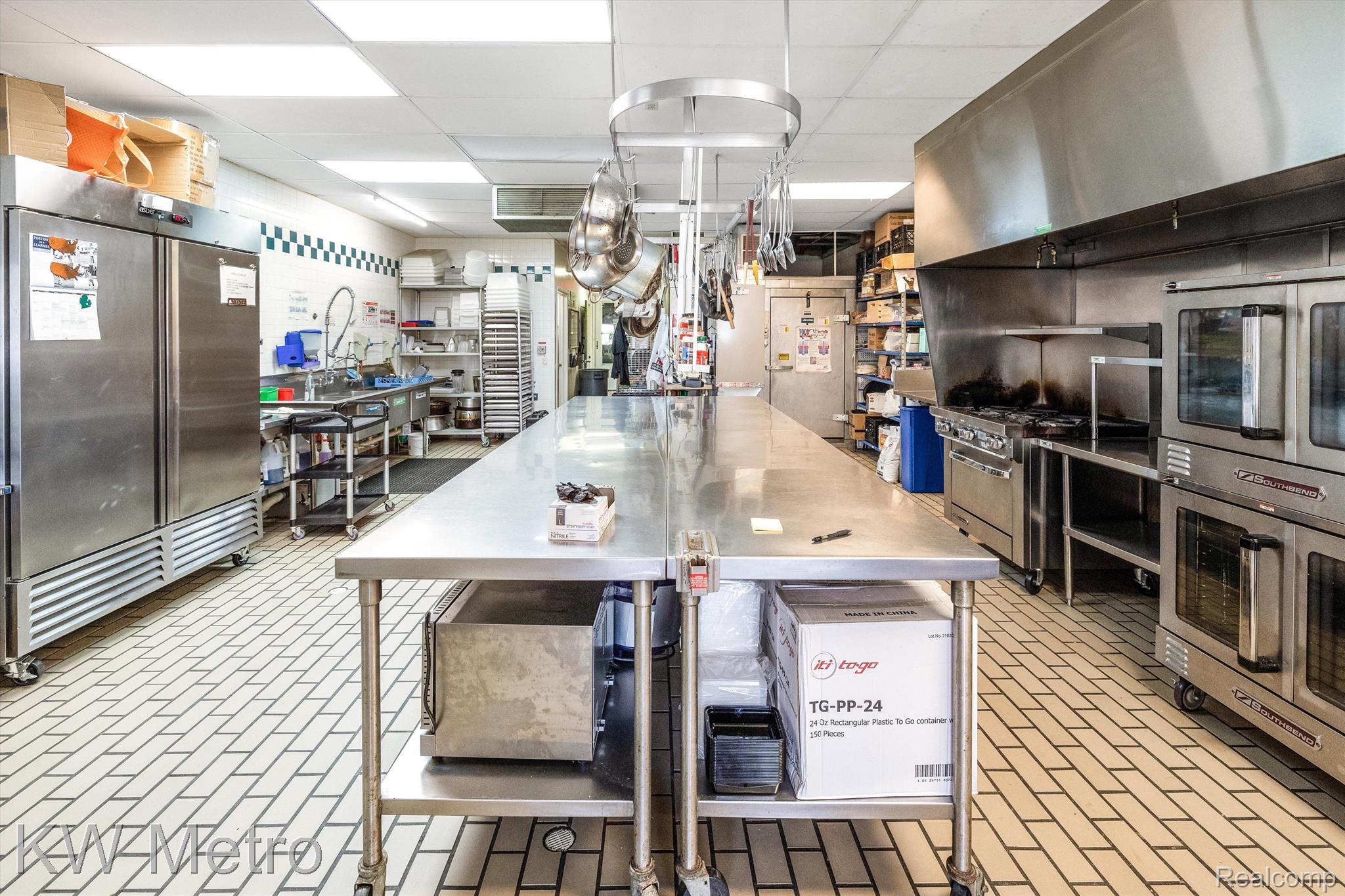2752-2758 COOLIDGE HIWY