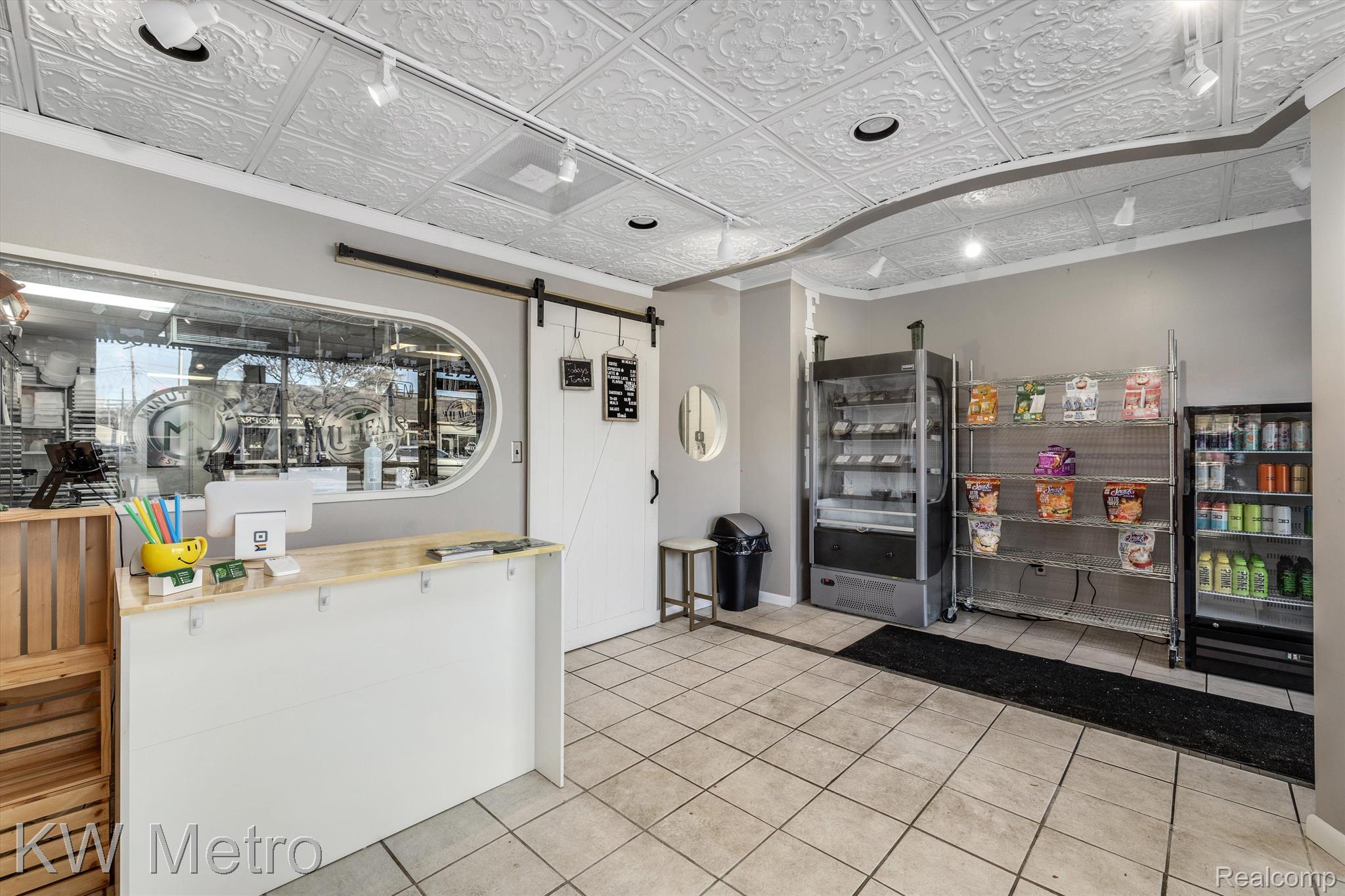 2752-2758 COOLIDGE HIWY