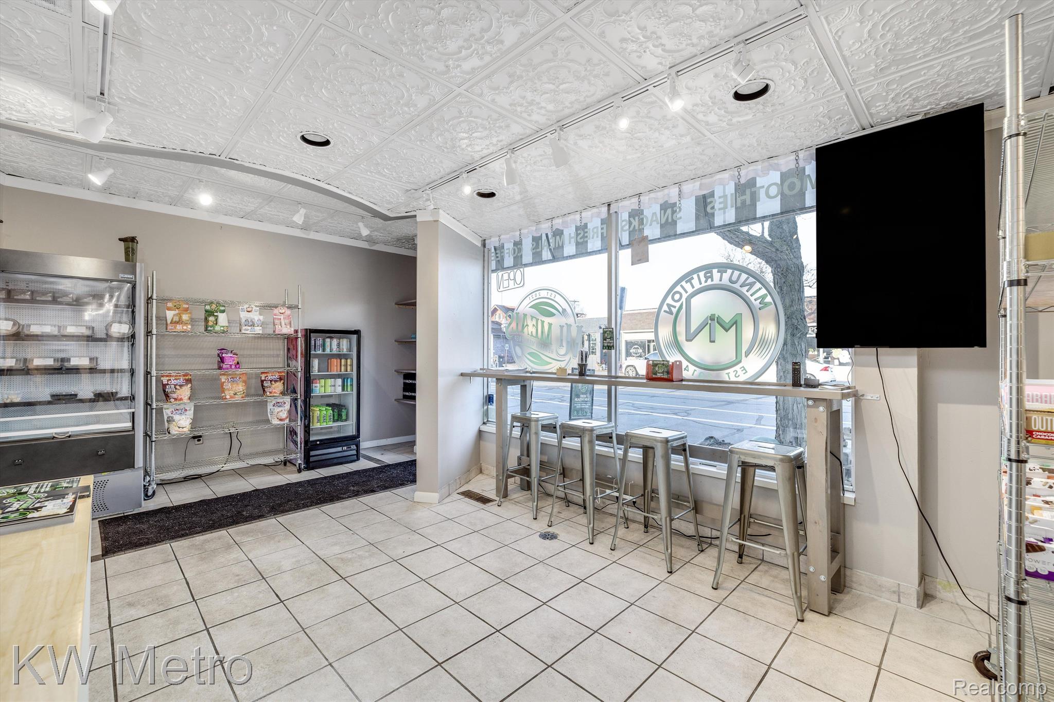 2752-2758 COOLIDGE HIWY