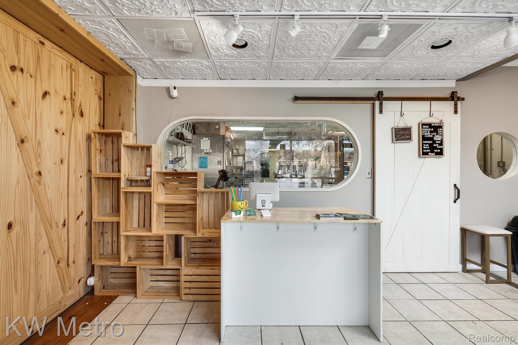 2752-2758 COOLIDGE HIWY