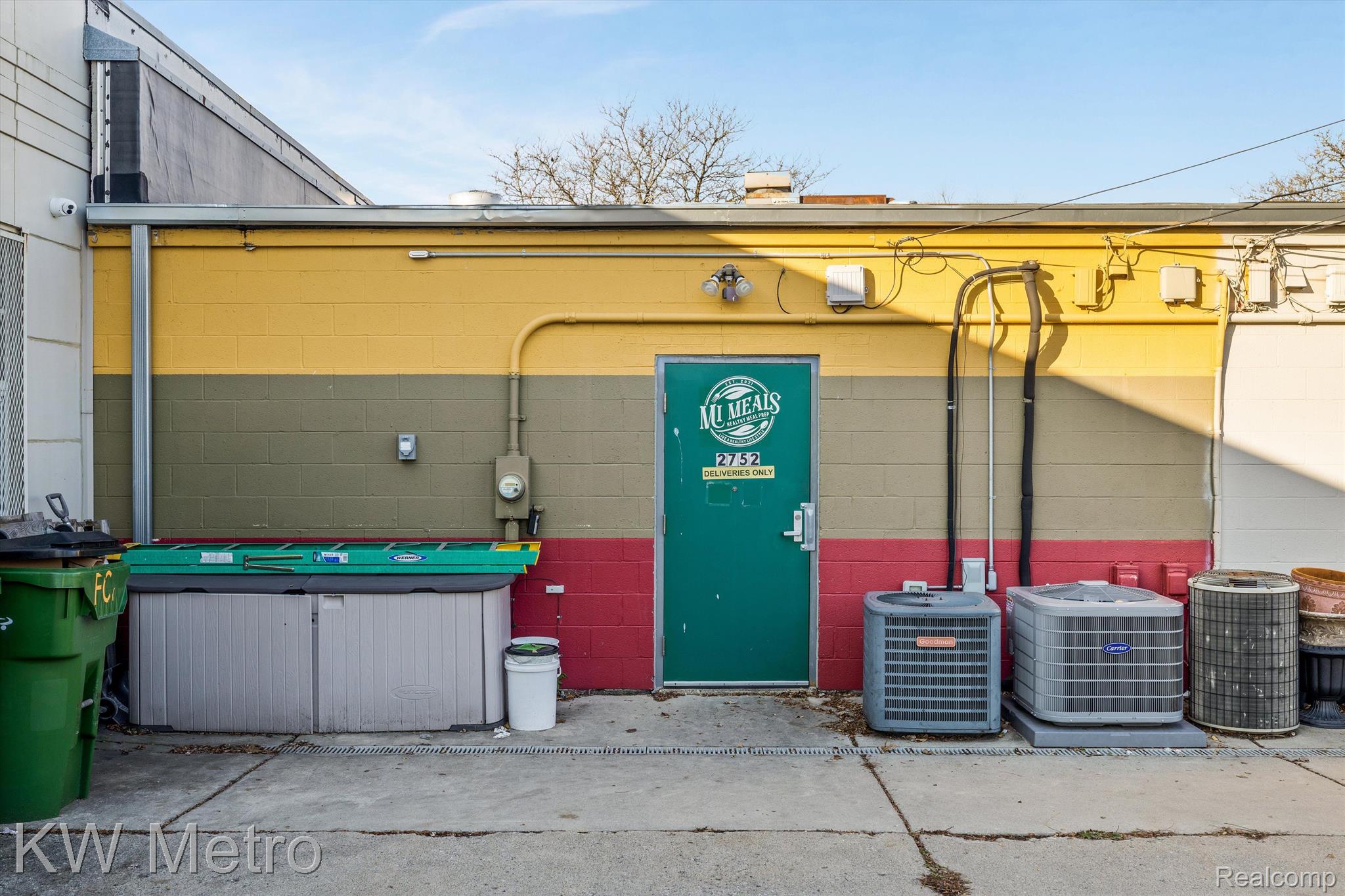 2752-2758 COOLIDGE HIWY