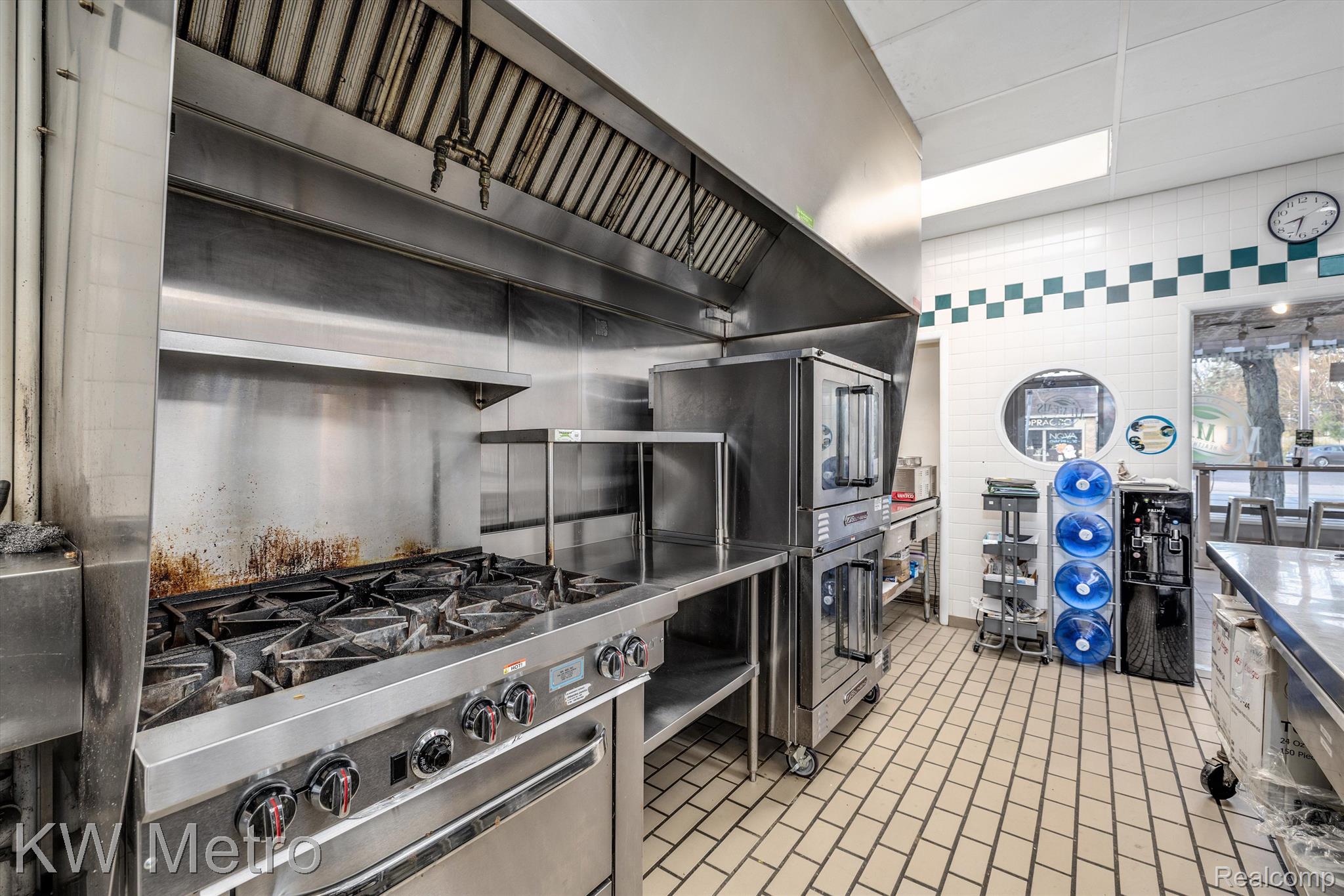 2752-2758 COOLIDGE HIWY